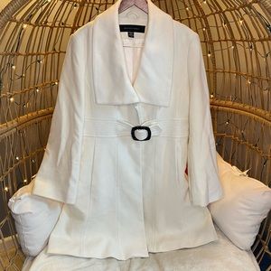 White apostrophe wool trench coat size L